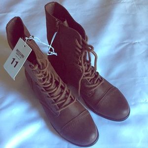 Mossimo Brown boots size 11 NWT